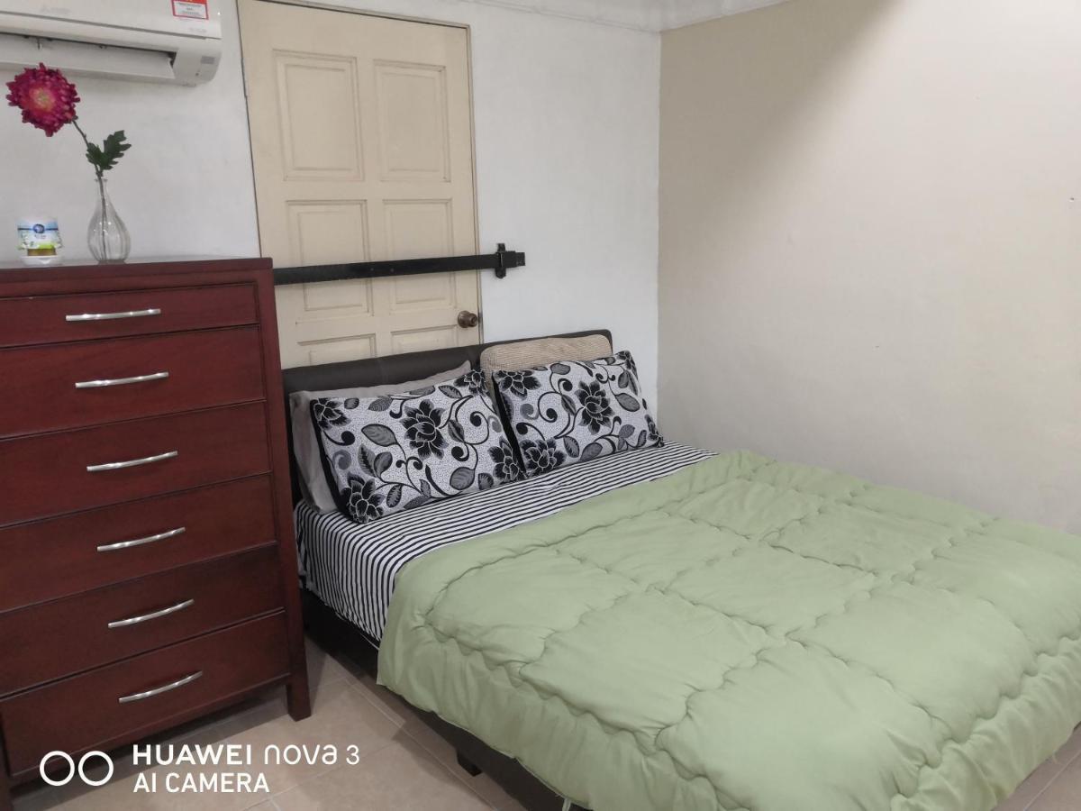 Ibu Home-To-Stay 巴西古丹 外观 照片